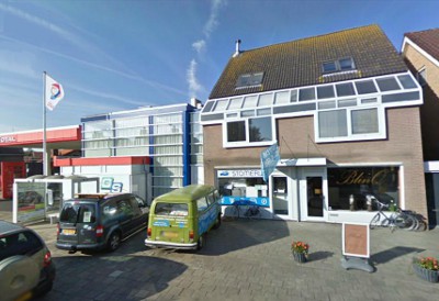 U vindt ons aan de Herenstraat 10 in Voorhout, naast garage Schoonoord